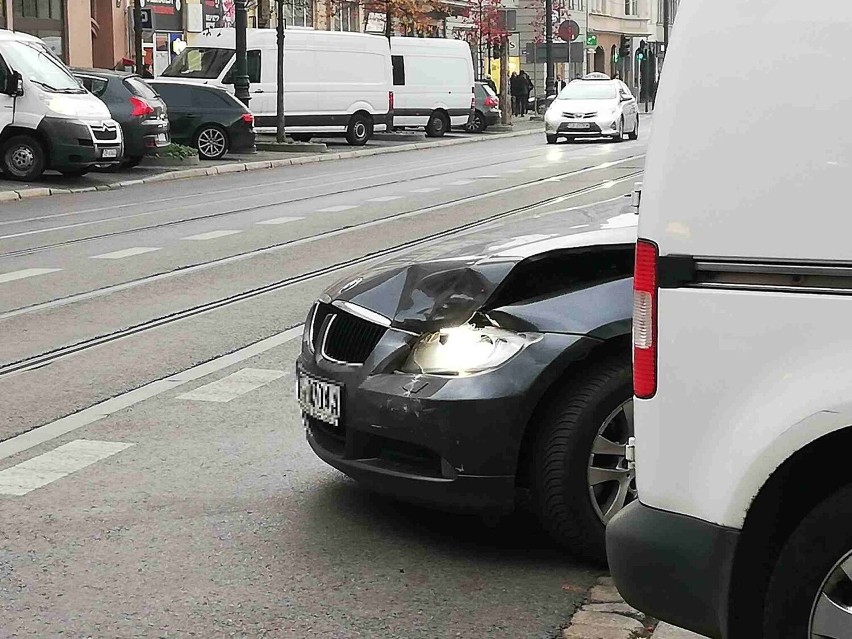 W Bydgoszczy na ulicy Gdańskiej na wysokości sklepu Rywal...