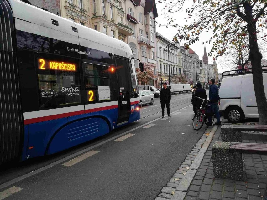 W Bydgoszczy na ulicy Gdańskiej na wysokości sklepu Rywal...