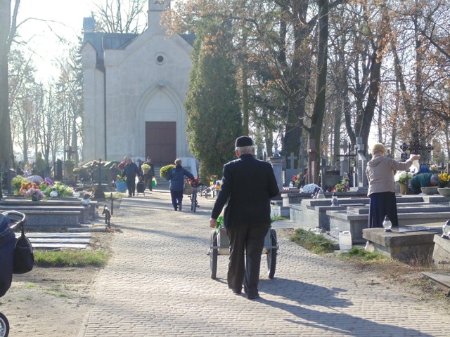 Gmina Opole Lubelskie zakłada cmentarz komunalny.