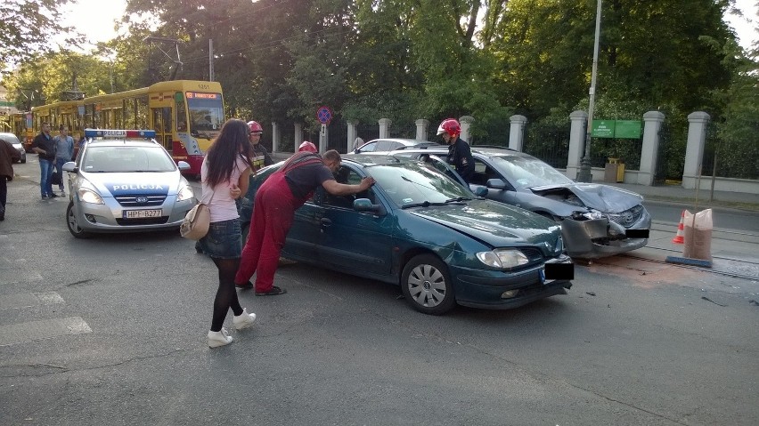 Na skrzyżowaniu Narutowicza/Solskiego zderzyły się dwa samochody osobowe. Do wypadku doszło 24 czerwca przed godziną 18:00