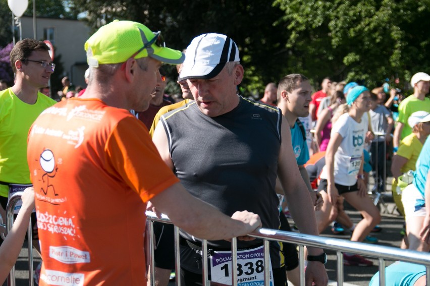 Maraton Opolski 2016 - zawodnicy na trasie