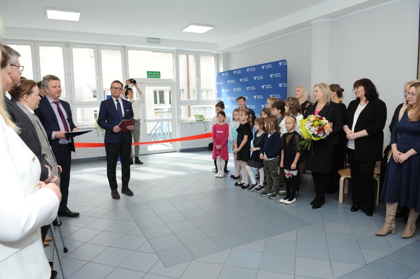 W Katowicach 26 marca otwarto uroczyście nowe liceum