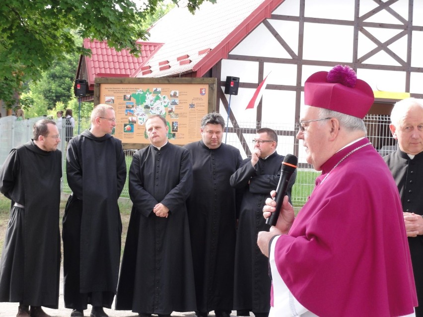 Pomiłowo. Biskup Paweł Cieślik odwiedził Pomiłowo w gminie Sławno ZDJĘCIA i WIDEO