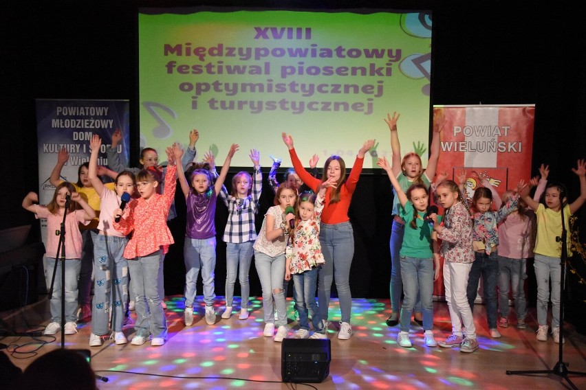 Międzypowiatowy Festiwal Piosenki Optymistycznej i Turystycznej 2022 w Wieluniu ZDJĘCIA, WYNIKI