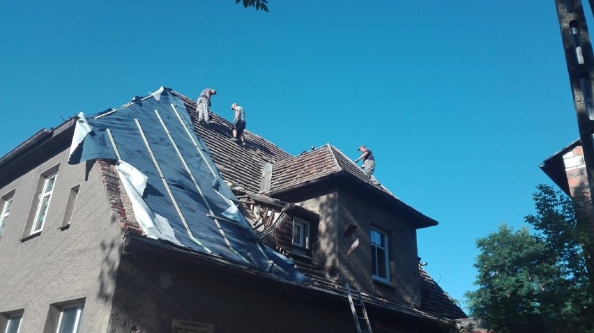 W wakacje remontowane są szkoły w powiecie. W Lechlinie wymieniają dach, w Niemczynie remontują pomieszczenia 
