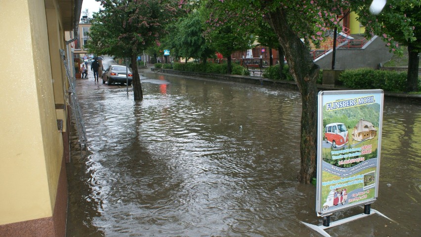 W Świeradowie - Zdroju 9 czerwca woda zalała ulice