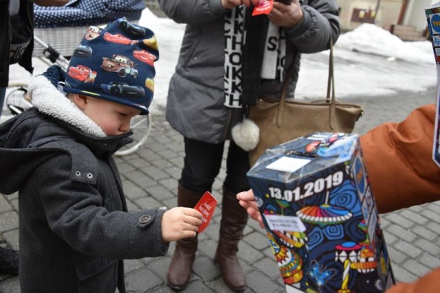 31 stycznia WOŚP zagra w Żorach. Będzie zbiórka pieniędzy i licytacje. Tak było w poprzednich latach na ulicach naszego miasta