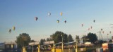 Niebo nad Lesznem usiane dziś balonami. Galeria zdjęć od Czytelników. Dziś jeszcze nocny pokaz balonów w Lesznie!