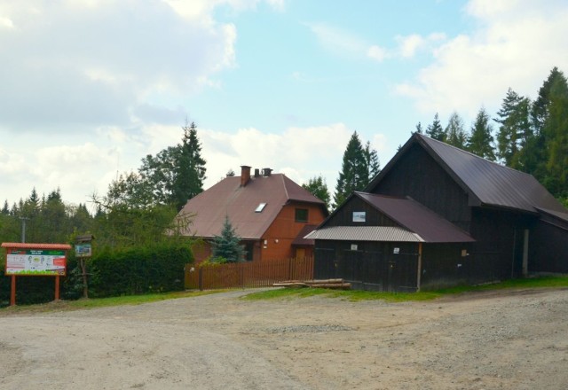 Leśnicz&oacute;wka Stańcowa, Lipnica Wielka. Stąd, szlakiem zielonym, zaczynamy podejście na Babią G&oacute;rę. Jest tu parking, gdzie można zostawić samoch&oacute;d.