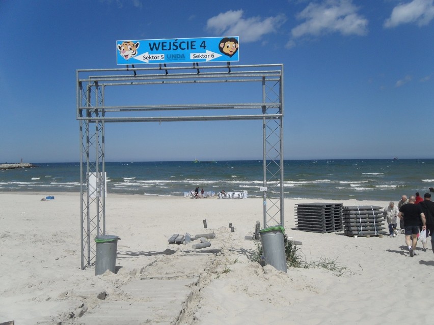 Ustka wymienia stare zejście na plażę. Niepełnosprawni dotrą do samego brzegu