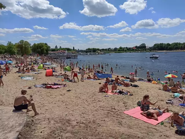 Lato w Ślesinie przyciąga prawdziwe tłumy turystów - z regionu, ale i z innych części Polski