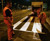 Uwaga, świeżo malowane! Drogowcy odmalują "pasy" na ulicach Bydgoszczy
