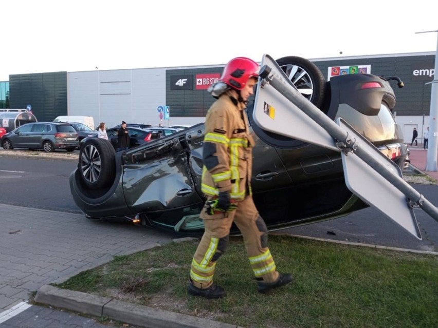 Do groźnego zdarzenia doszło w pobliżu Kauflandu na ul....