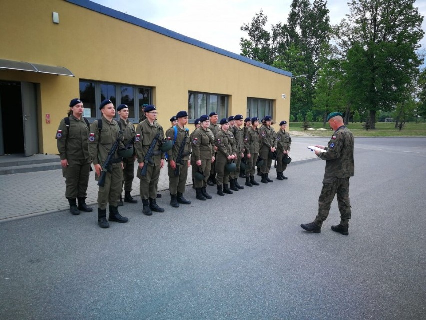 Uczennica klasy mundurowej Powiatowego Zespołu Szkół w Warcie została... modelką ZDJĘCIA