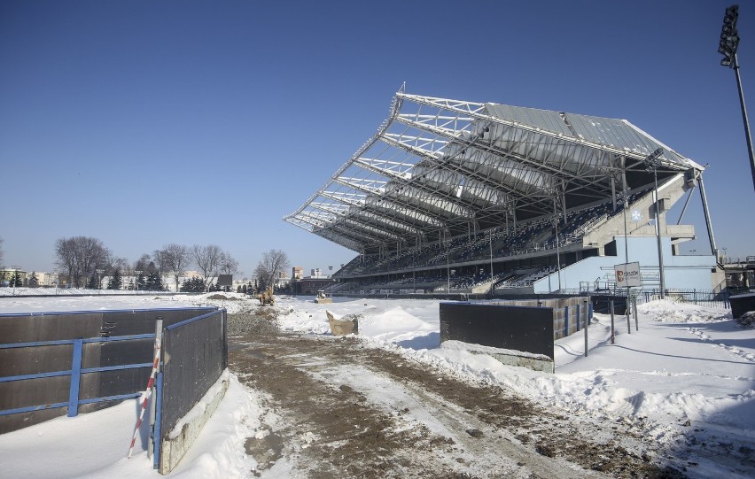 Modernizacja Stadionu Miejskiego w Rzeszowie opóźni się minimum o jeden miesiąc. Gdzie swoje mecze zagrają Resovia i Stal Rzeszów?