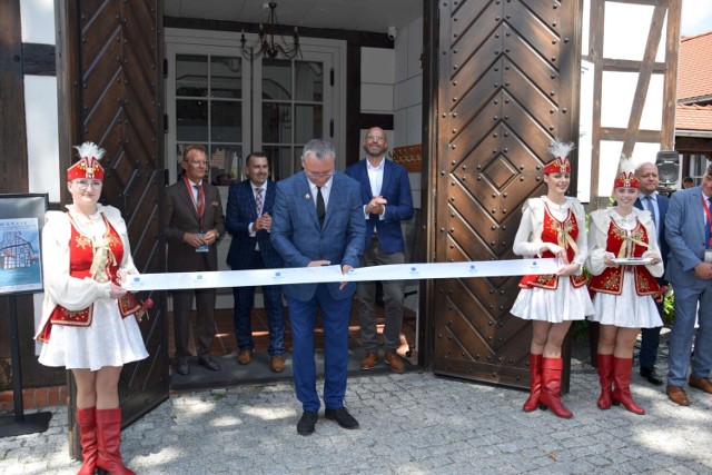 W odbudowanym dawnym kościele ewangelickim w Sierakowie oficjalnie otwarto dzisiaj Muzeum Rybactwa Śródlądowego i Ochrony Wód (24.06.2023).