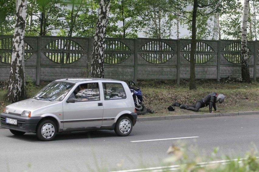 Wypadek motocyklisty... pod specjalnym nadzorem [ZDJĘCIA]