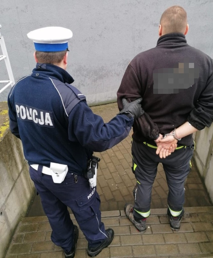 Po krótkim pościgu policjanci z Gdyni zatrzymali 23-latka z...