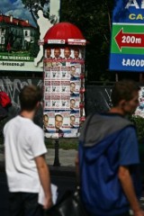 Usuwanie plakatów wyborczych: Kto tak naprawdę sprząta po kampanii?