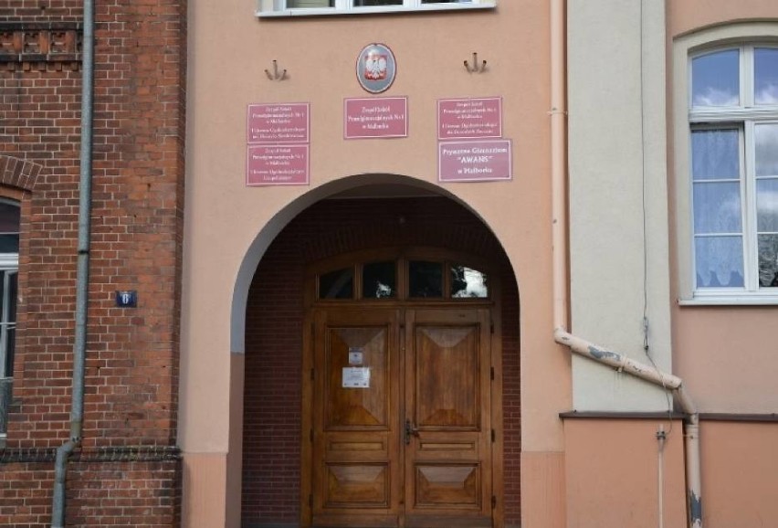 Powiat malborski - dostosowanie budynku I LO do wymagań warunków ochrony przeciwpożarowej wraz z remontem korytarzy i klatki schodowej, 645 161 zł
