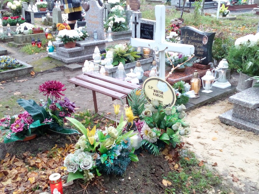 Modlitwa, odwiedzanie grobów bliskich i zbiórka na inowrocławskich cmentarzach [zdjęcia]