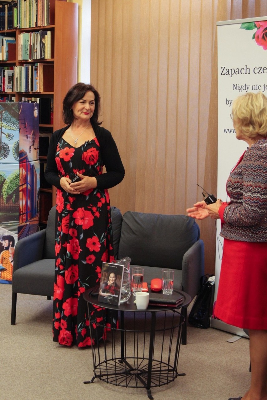 Spotkanie z Grażyną Ochenkowską w słupskiej bibliotece