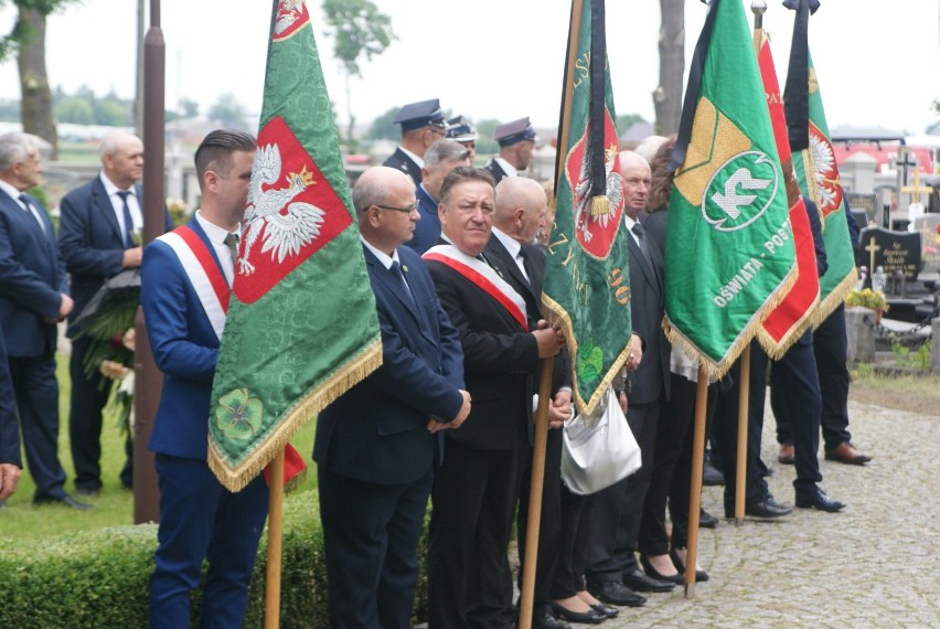 Pogrzeb Józefa Gruszki. Rodzina i tłum przyjaciół pożegnał...