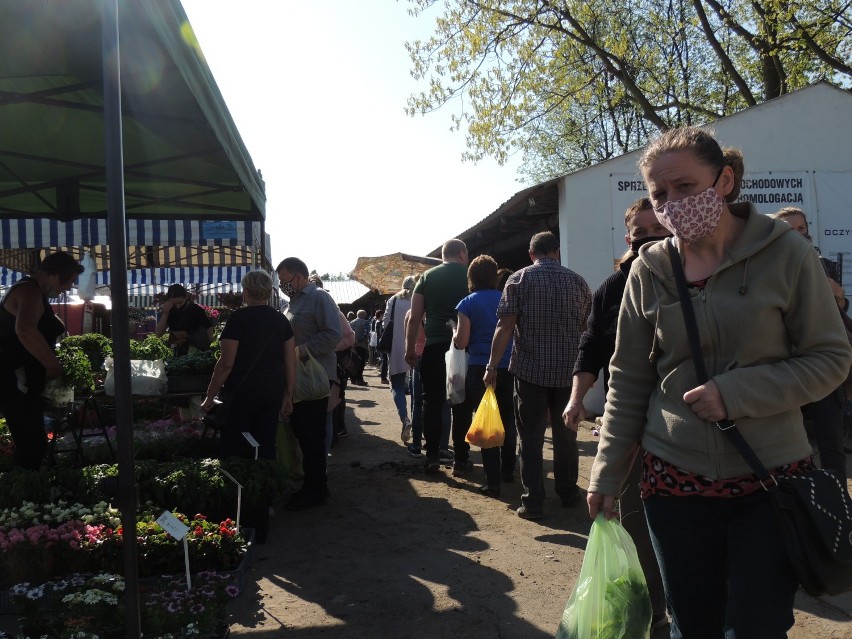 Tłumy na targowisku w Wągrowcu! Co ciekawego można tam znaleźć?