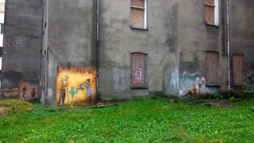 Murale na kamienicy przy al. Piłsudskiego 20/1 w Białymstoku