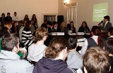 Młodzież debatowała w Muzeum Śląskim na temat staniu wojennego