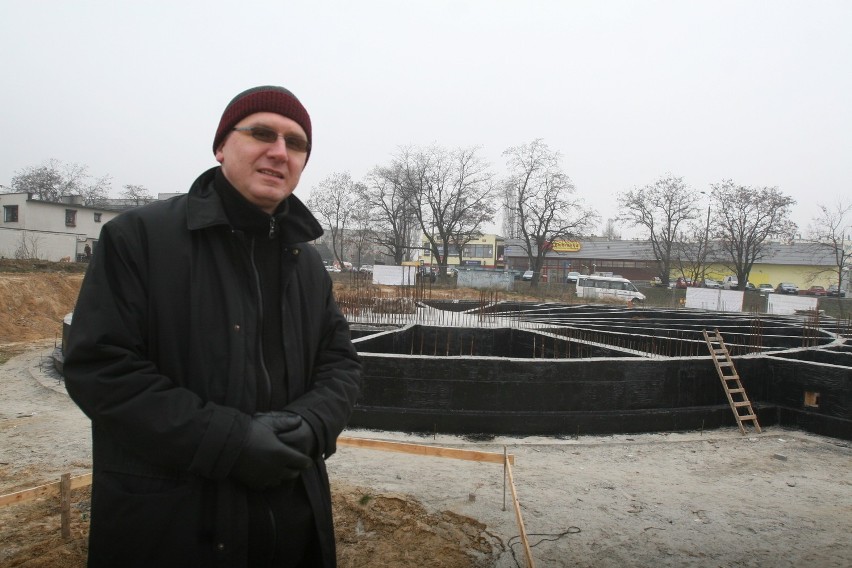 Na Wrębowej w Rybniku w ekspresowym tempie idzie budowa nowego kościoła
