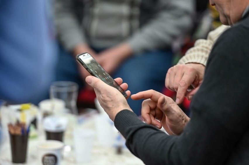 Podatek od smartfonów to nieformalna nazwa nowej daniny. W...