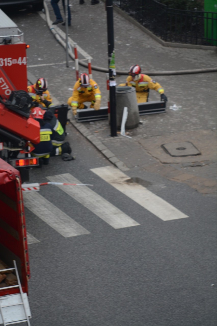 Wybuch na ul. Noakowskiego. Ewakuowano 15 osób, są ranni