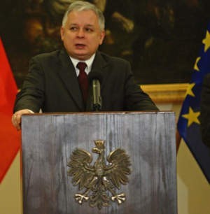 Prezydent Lech Kaczyński twierdzi, że w raporcie jest kilka nazwisk &amp;#8222;istotnych dla sfery mediów&amp;#8221;.