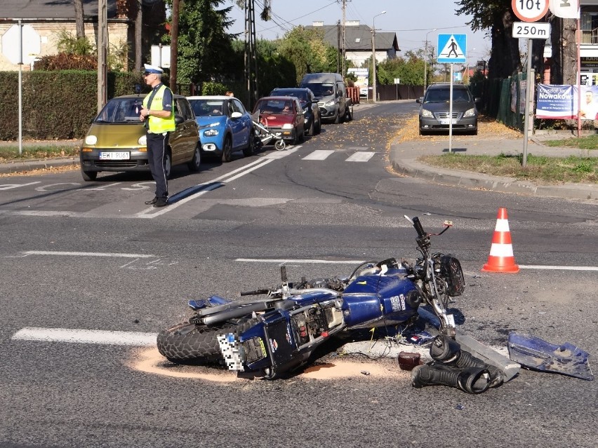 Wypadek na Głowackiego w Wieluniu. Motocyklista trafił do szpitala [FOTO]