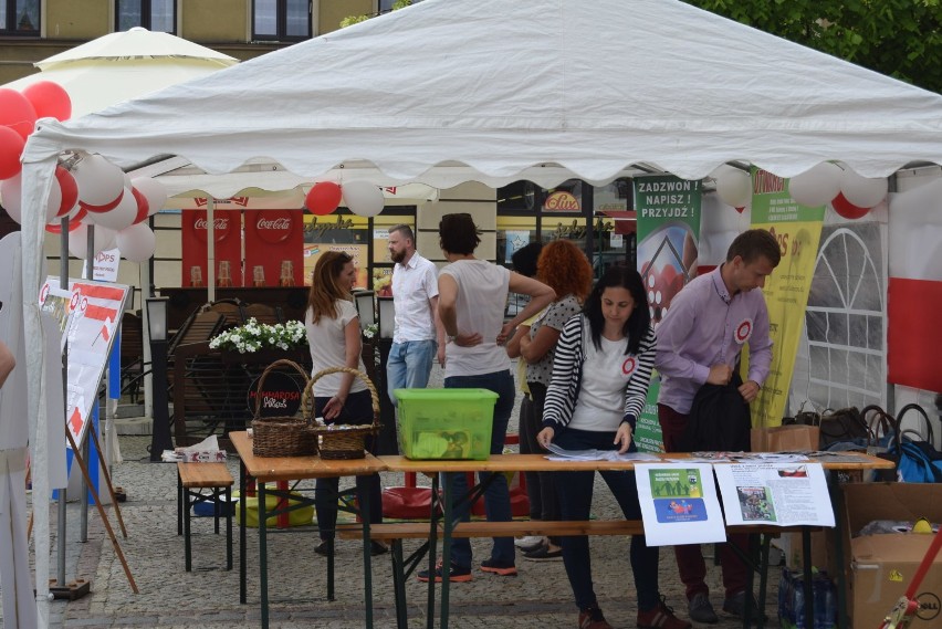 Piknik z okazji Międzynarodowego Dnia Rodziny na Rynku w Kościerzynie [ZDJĘCIA]