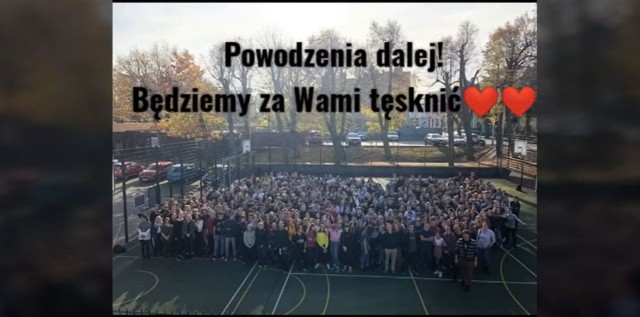 I Liceum Ogólnokształcące im. Stefana Żeromskiego w Pucku - matura 2020: uczniowie i nauczyciele pożegnali swoich kolegów