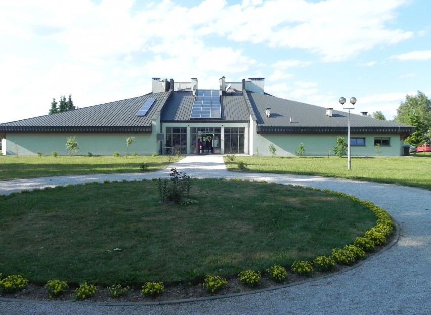 Centrum Edukacyjne Szklany Dom w Ciekotach.