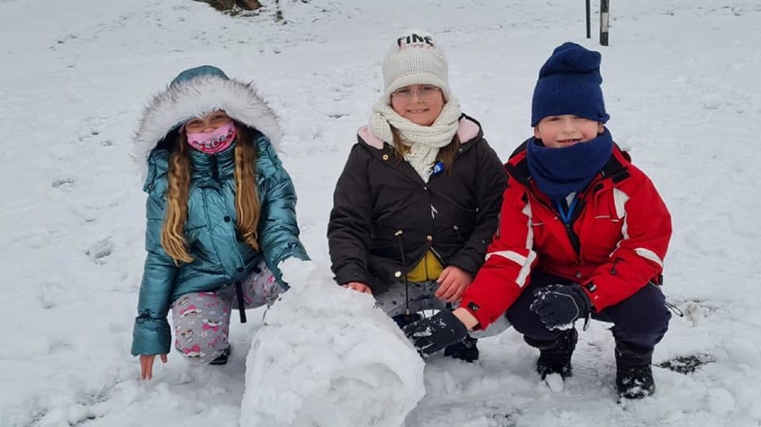 Zimowe szaleństwa uczniów chodzieskiej "trójki". Dzieci korzystają z uroków zimy [ZDJĘCIA]