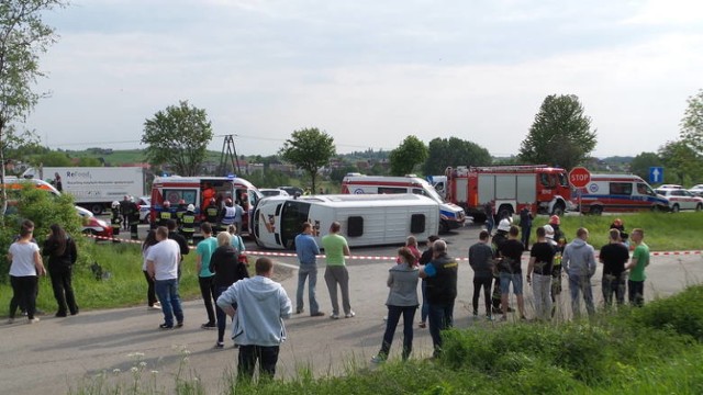 Wypadek busa Olkusz-Katowice pod Sławkowem