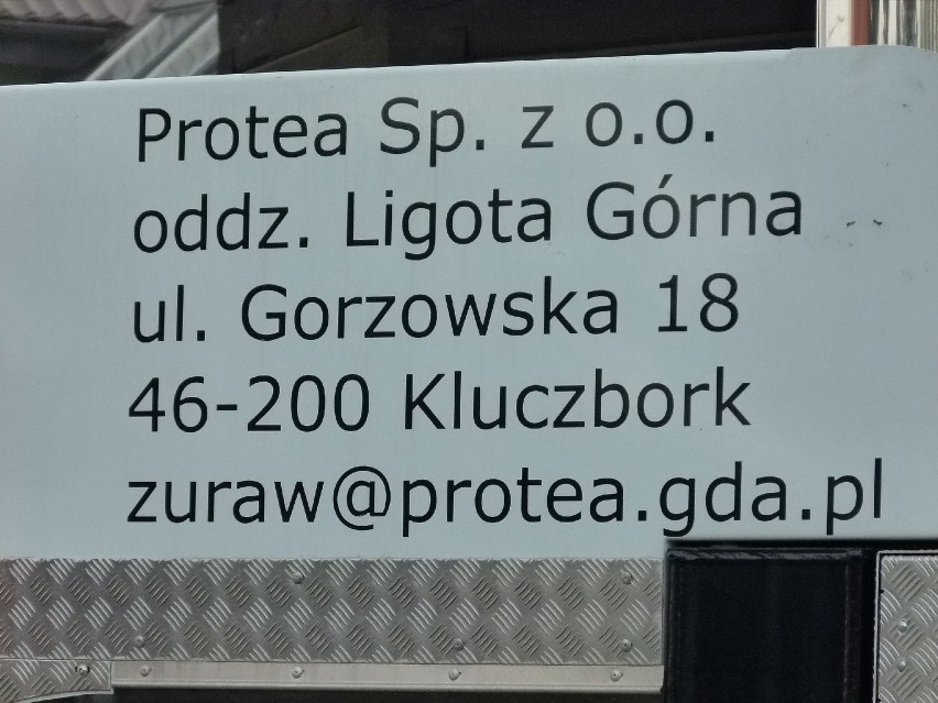 Wieluń: operacja założenia hełmu na dzwonnicy kościoła św. Barbary zakończona sukcesem