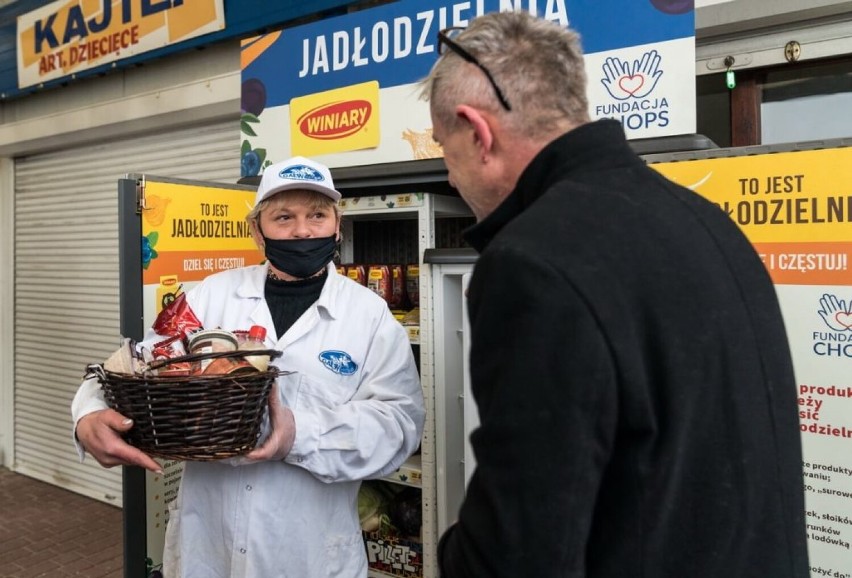 Jadłodzielnia  na targowisku miejskim na V Osiedlu w Koninie