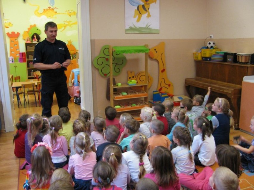 Policja w przedszkolu (zdjęcia)