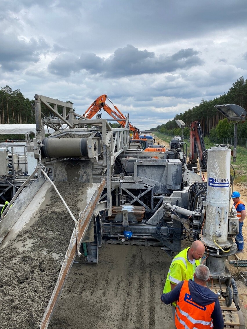 A18 - nowa autostrada na Dolnym Śląsku. Zaglądamy z aparatem na plac budowy [ZDJĘCIA]