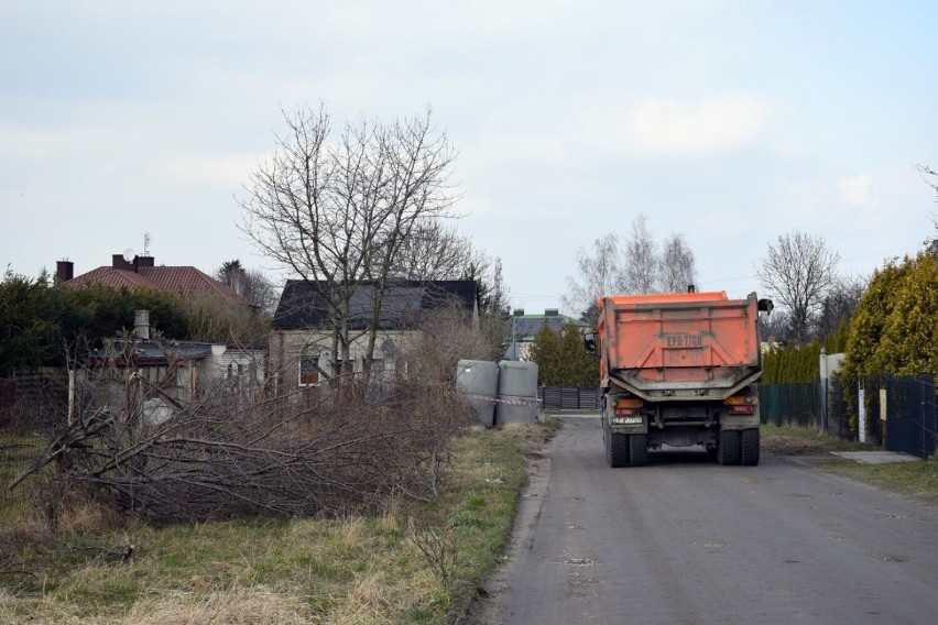 Wielka drogowa inwestycja ruszyła w gminie Łask. Gdzie zostaną przeprowadzone prace za 18 mln zł? ZDJĘCIA