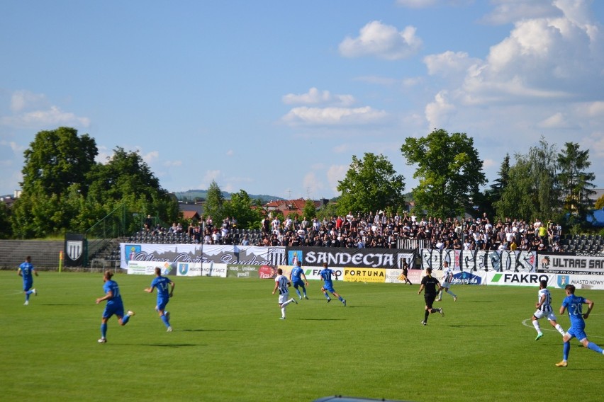 Kibice Sandecji wspierali piłkarzy głośnym dopingiem. To był...