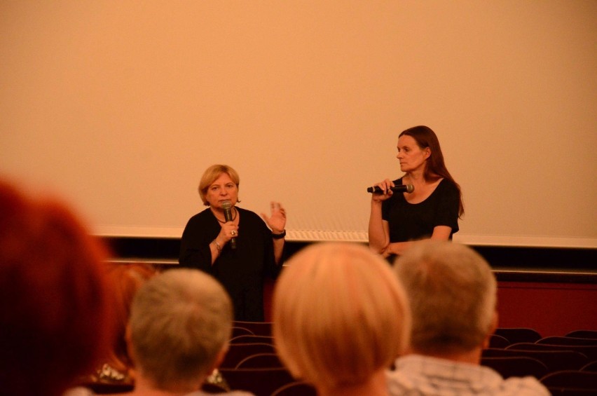 Seans filmu Magdaleny Łazarkiewicz „Powrót” i spotkanie z reżyserką odbyło się w Sieradzu (fot)