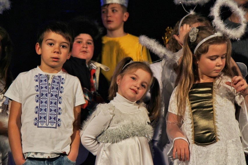 Piękny koncert ukraińsko - polski "Idą święta" w Domu Kultury w Końskich