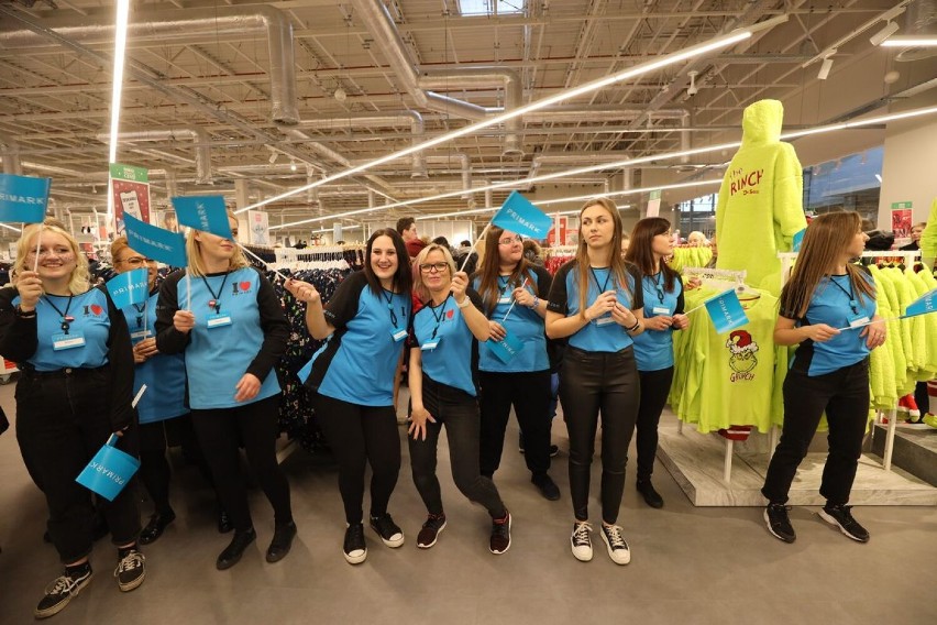 Tłumy na otwarciu Primark w Katowicach! Kolejka była jeszcze przed przecięciem wstęgi! To czwarty sklep w Polsce i pierwszy na Śląsku