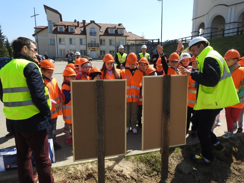 Spotkanie z dziećmi poświęcone bezpieczeństwu w budownictwie (zdjęcia, wideo)